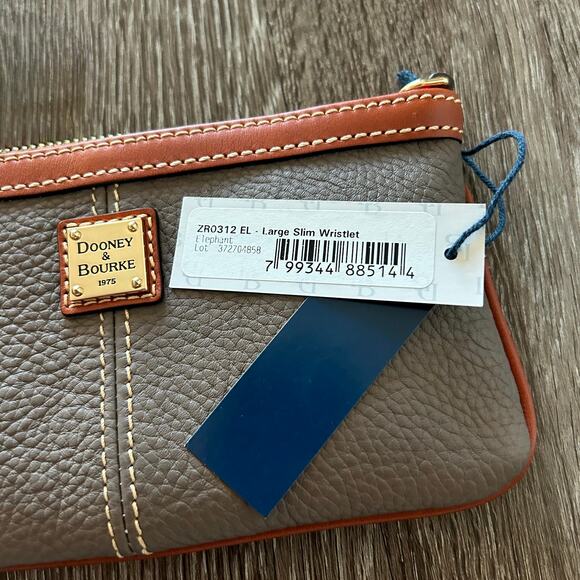 NWT Dooney & Bourke Pebble Grain Large Slim Wristlet Elephant Gray Leather Zip - Picture 4 of 13